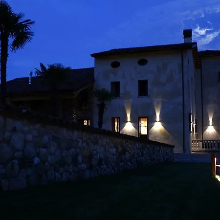 مزرعة للإقامة La Costa Fattoria Sociale *